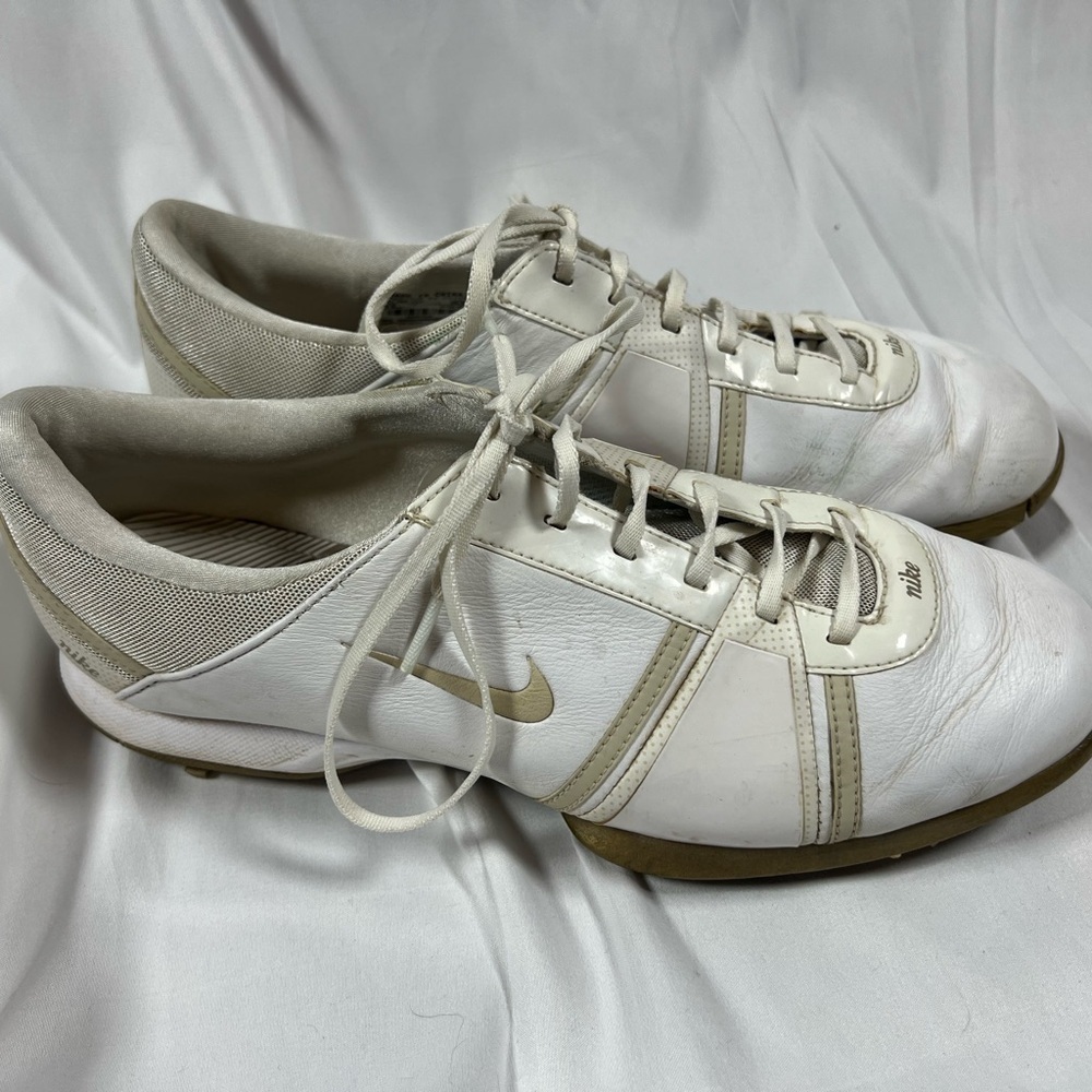 Nike White Athletic Shoes with Low-Top Design - Picture 2 of 4